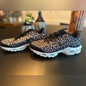 Nike Air Max Plus “Just Do It”, women’s size 11